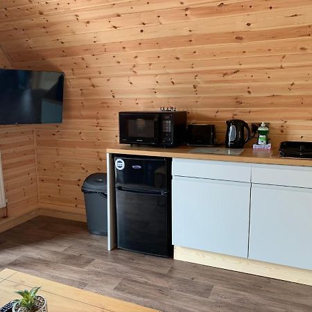 Villa Pond View Pod 3 With Private Hot Tub -Fife - Loch Leven - Lomond Hills Kelty Exterior foto